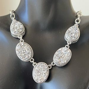 Druzy 🆕 silver vintage style necklace